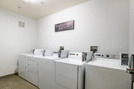 Vistas 201- Modern Sierra Vista 1Bd Great Location Apartment Екстериор снимка